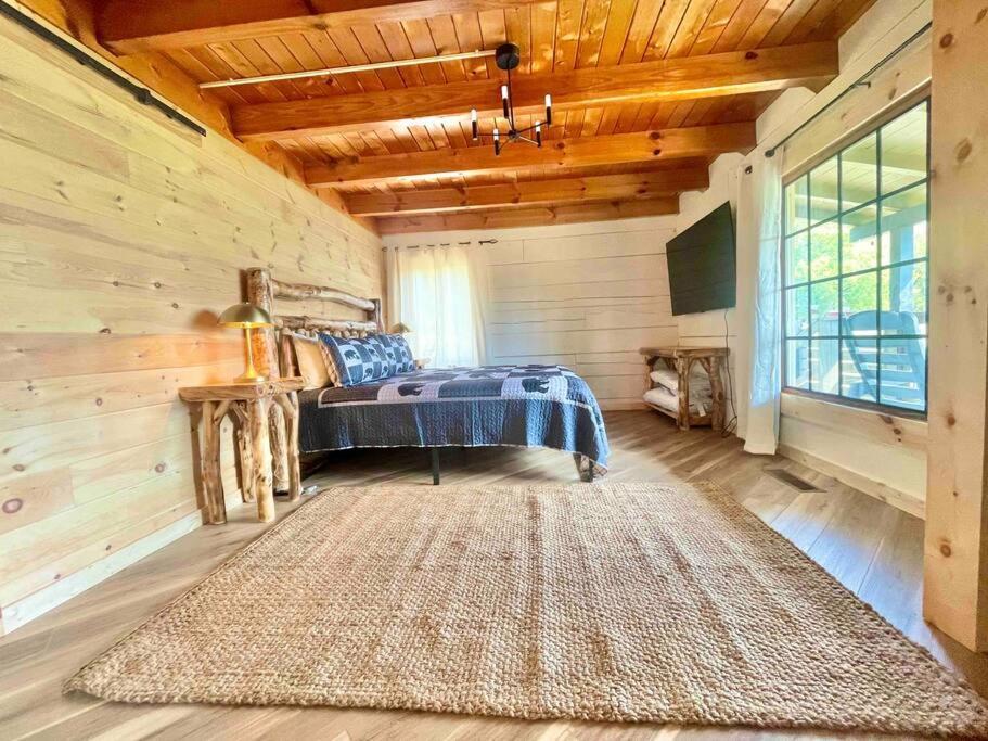 Modern Lake Side Nest• Hotub Fenced Yard King Beds Sevierville Kültér fotó