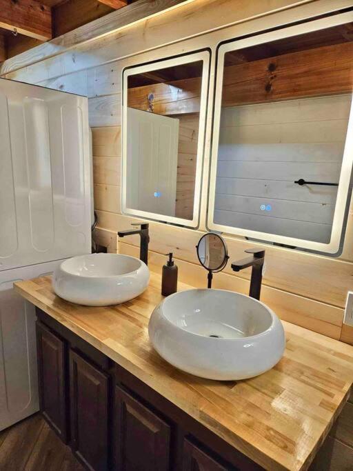 Modern Lake Side Nest• Hotub Fenced Yard King Beds Sevierville Kültér fotó