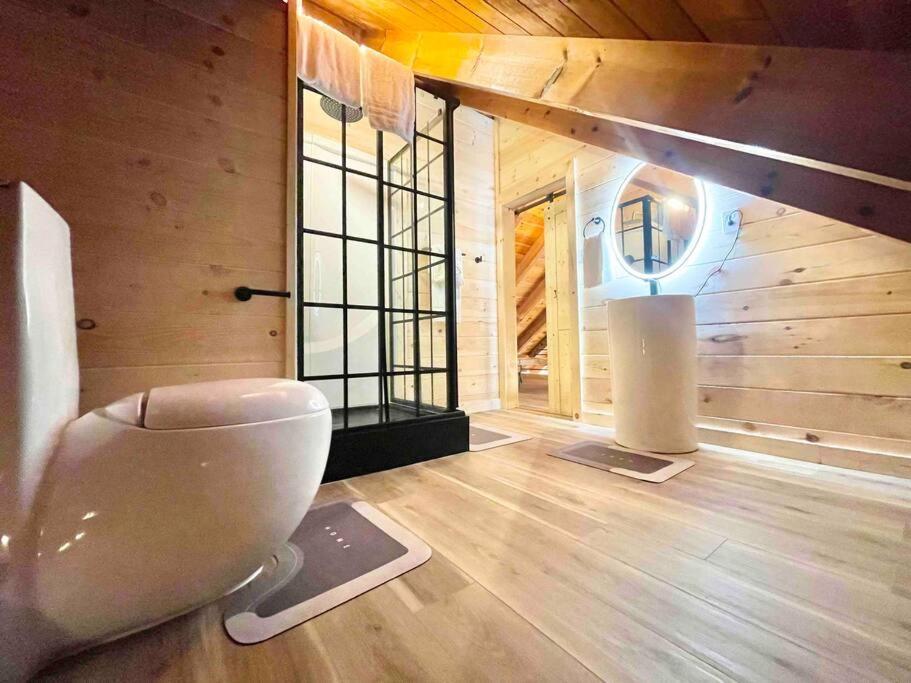 Modern Lake Side Nest• Hotub Fenced Yard King Beds Sevierville Kültér fotó