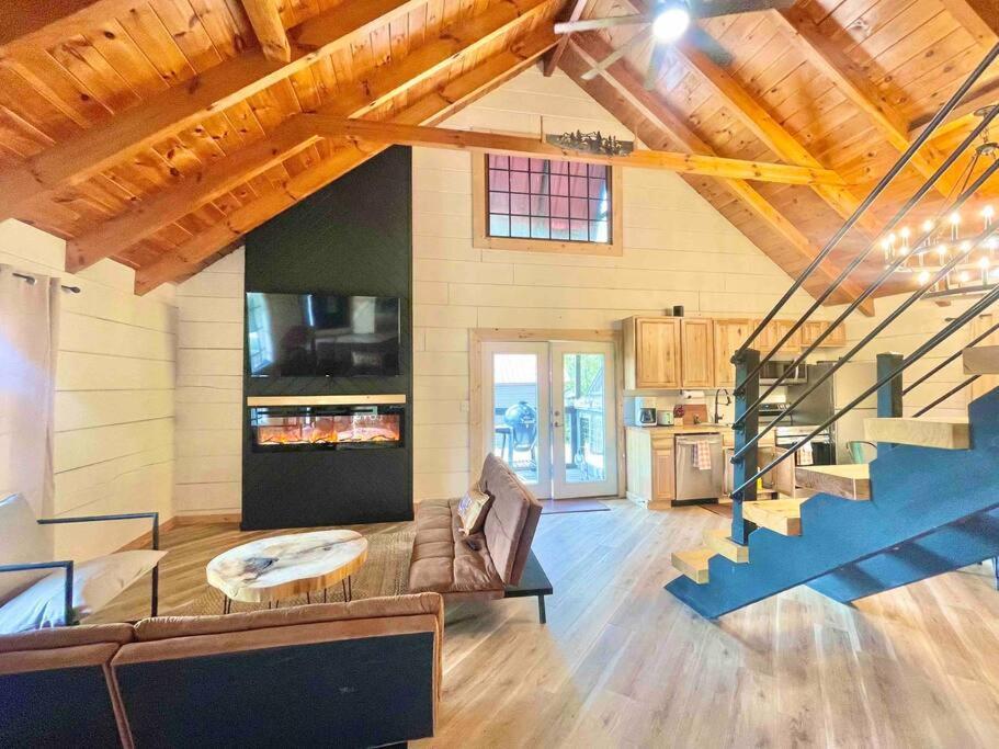 Modern Lake Side Nest• Hotub Fenced Yard King Beds Sevierville Kültér fotó