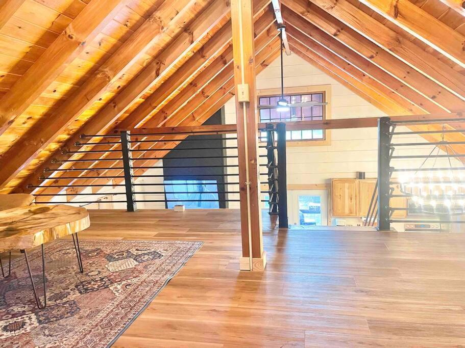 Modern Lake Side Nest• Hotub Fenced Yard King Beds Sevierville Kültér fotó