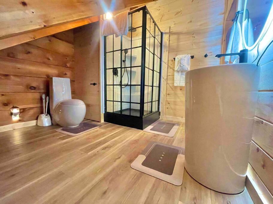 Modern Lake Side Nest• Hotub Fenced Yard King Beds Sevierville Kültér fotó