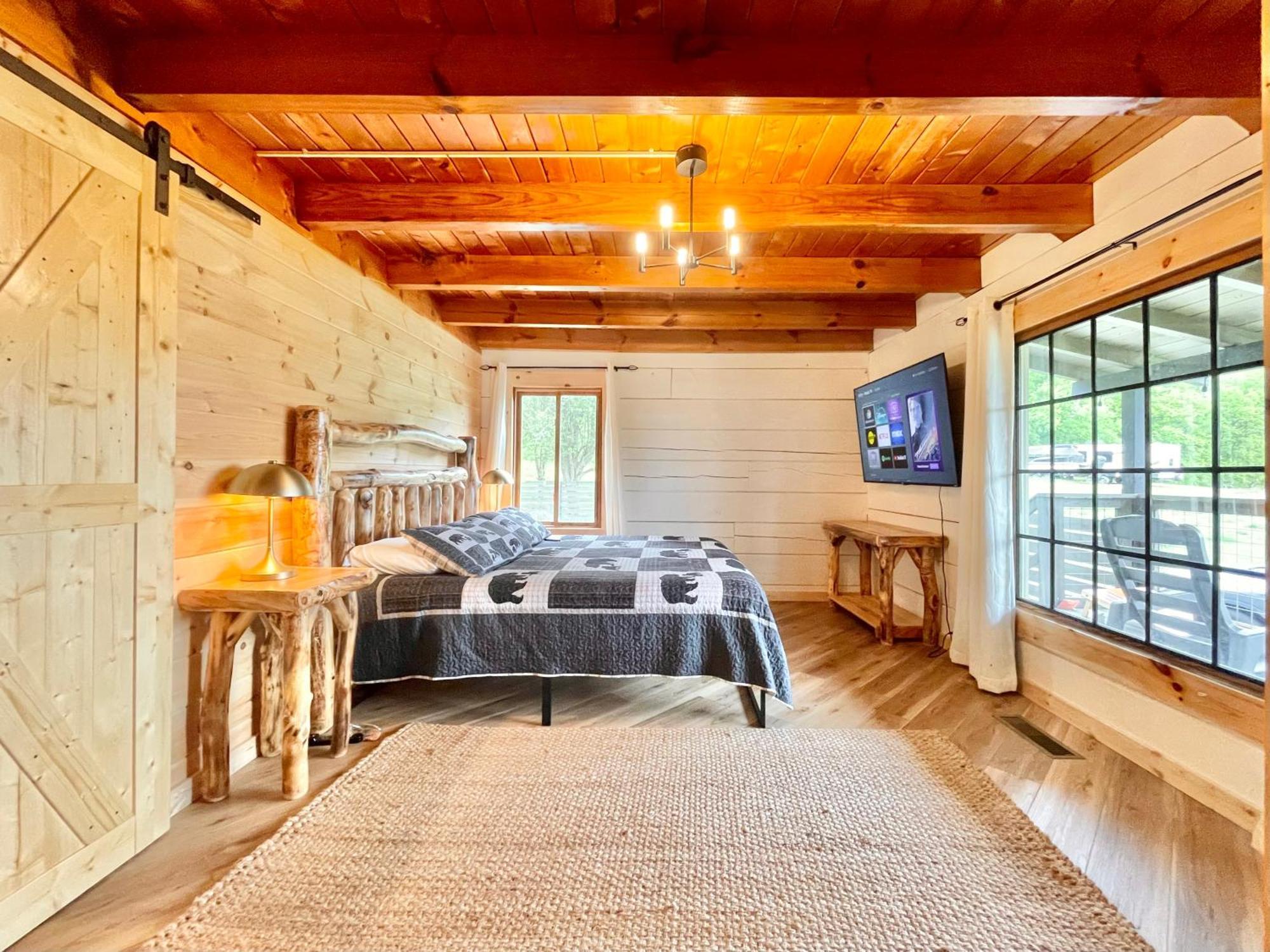 Modern Lake Side Nest• Hotub Fenced Yard King Beds Sevierville Kültér fotó